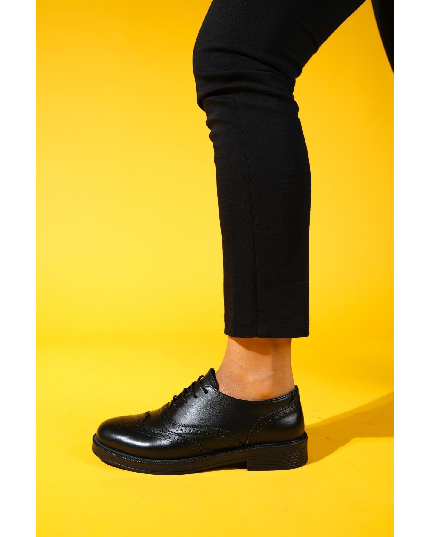 Женские туфли Forever & Always Shoes Lace-Up Leather Oxford with Block Heel, цвет: Чёрный кожаный — фото 6