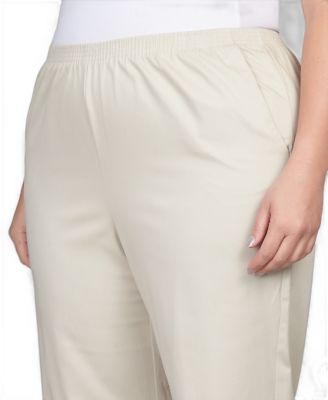 Plus Size Mid-Rise Straight Leg Short Length Casual Pants
