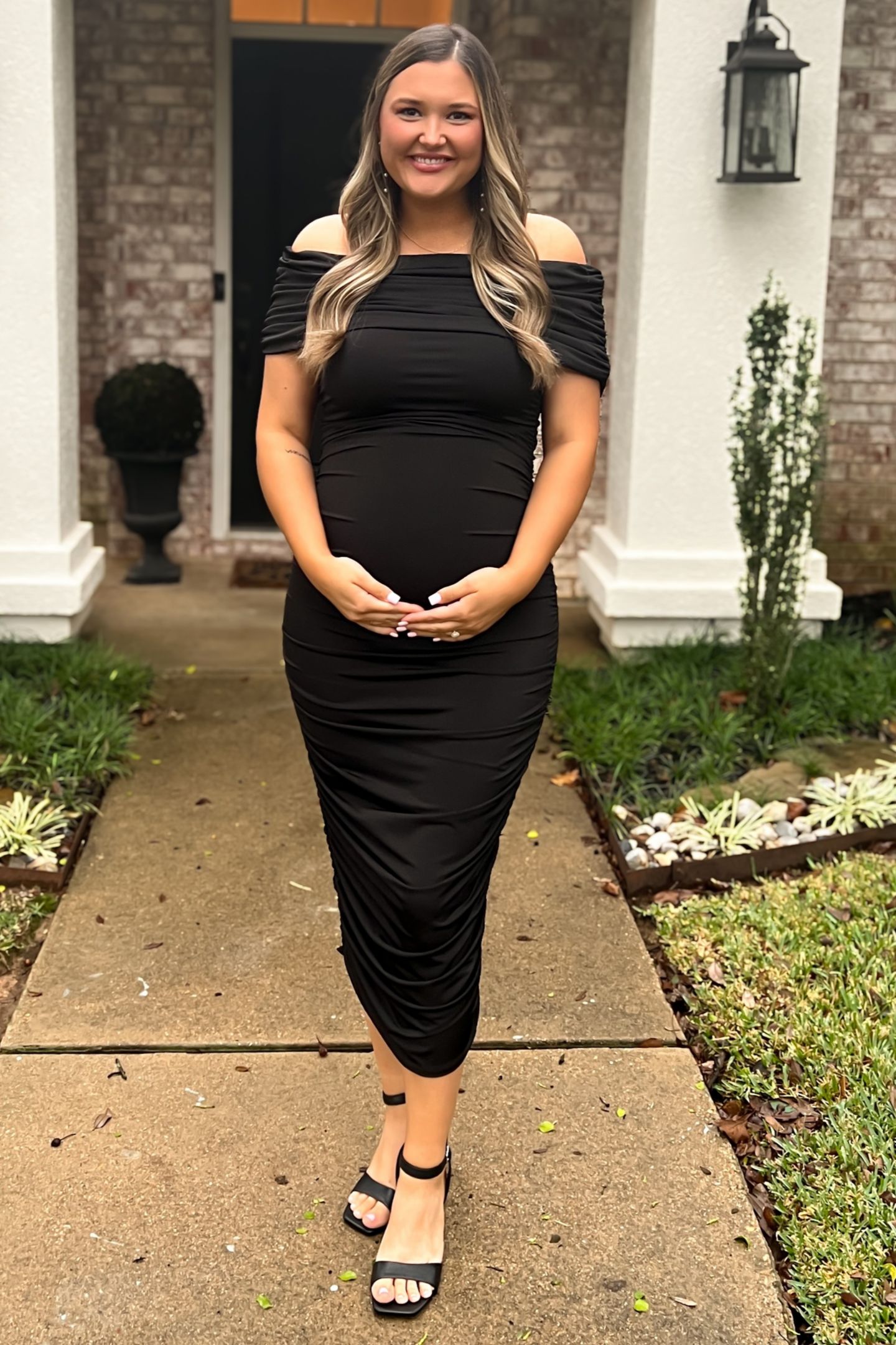 Женское платье Pinkblush Black Off Shoulder Ruched Midi, цвет: Чёрный — фото 6