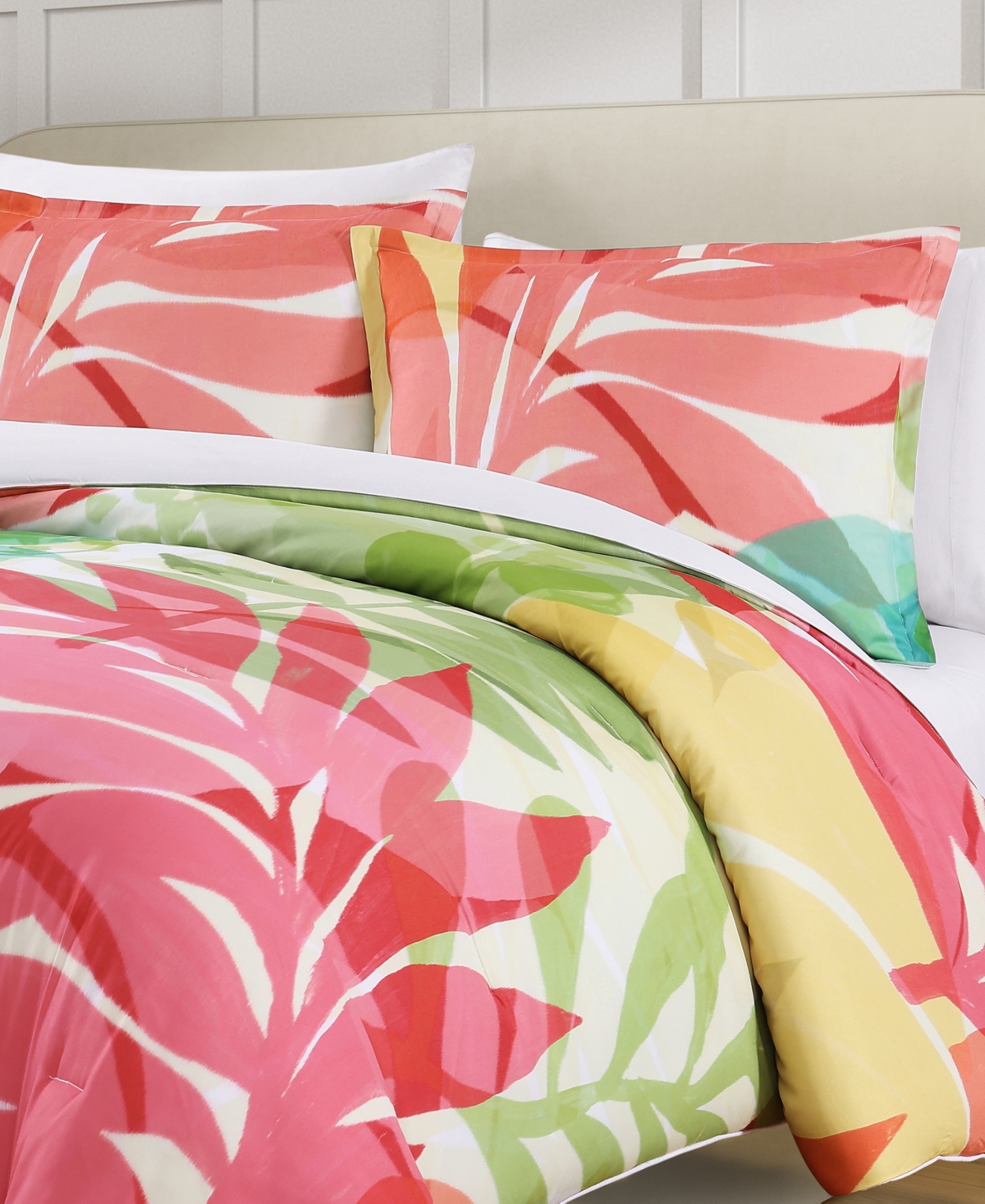 J By J Queen Bold Tiki 3-pc. Comforter Set, Full/queen