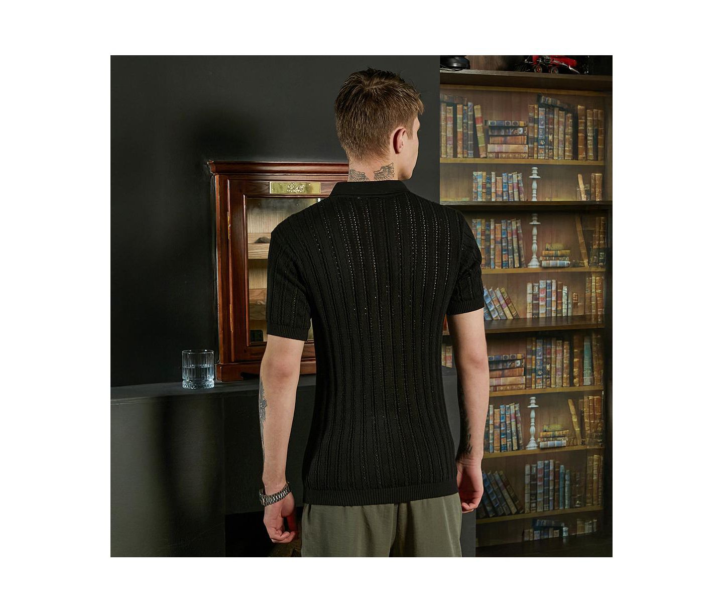 Мужская футболка Cahoot Campus Sutra Obsidian Black Stripe-Textured Polo, цвет: Чёрный — фото 6