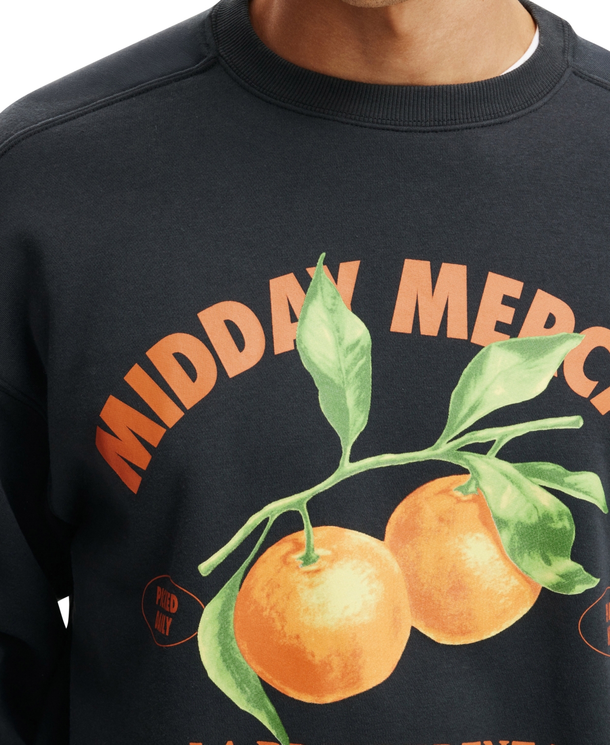 COTTON ON MEN'S BOX FIT GRAPHIC CREW SWEATER 