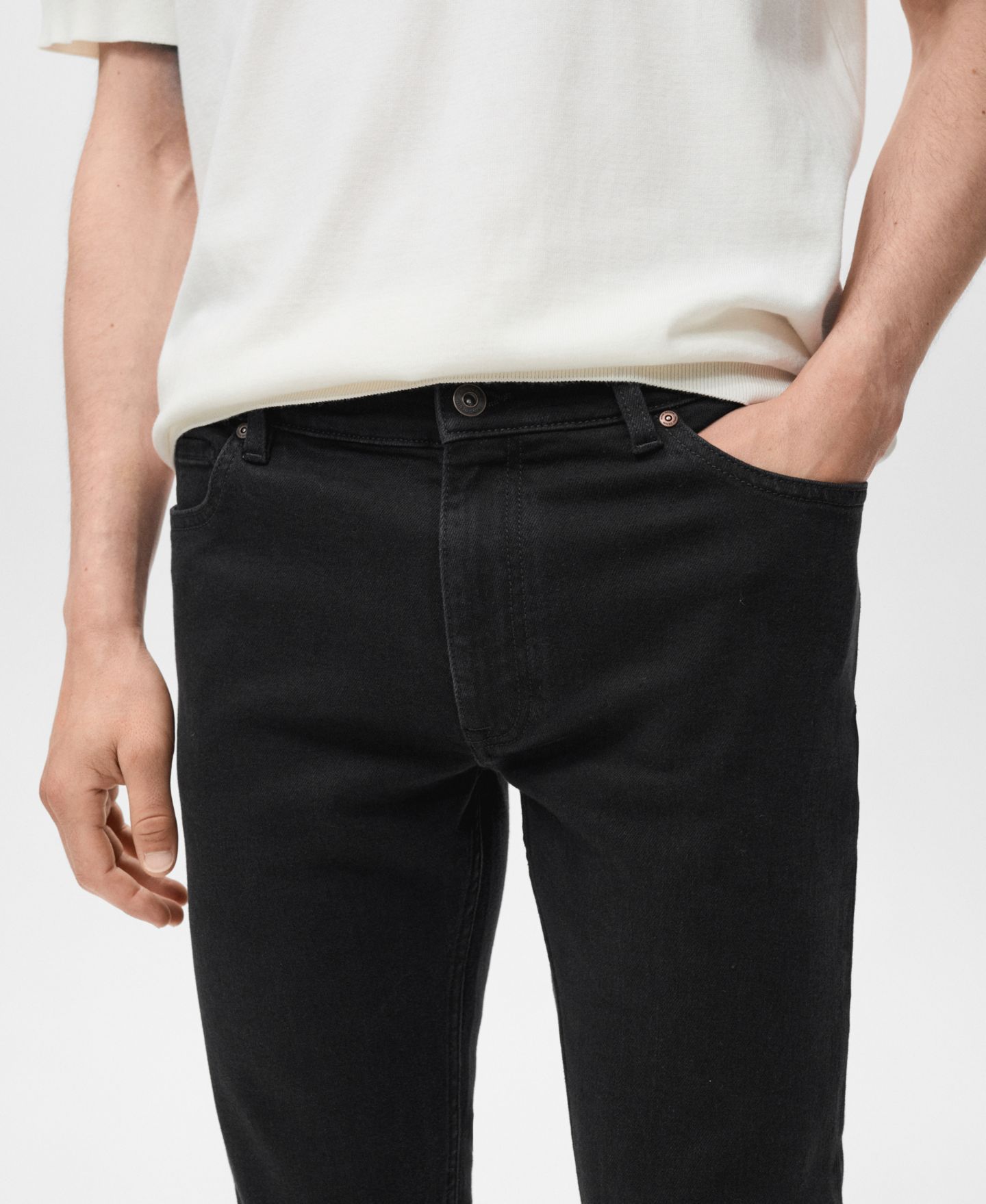 Мужские джинсы MANGO Jude Skinny-Fit, цвет: Чёрный джинсовый — фото 4