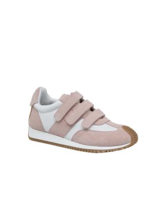 Lyla Sneaker