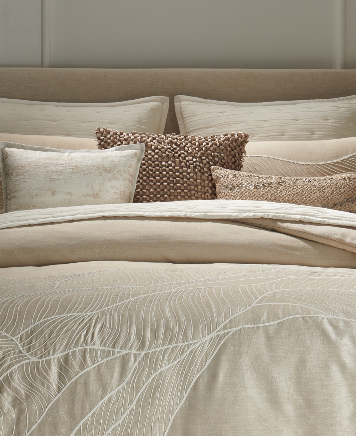 Donna Karan Home Loop Decorative Pillow, 18" X 18" In Gray