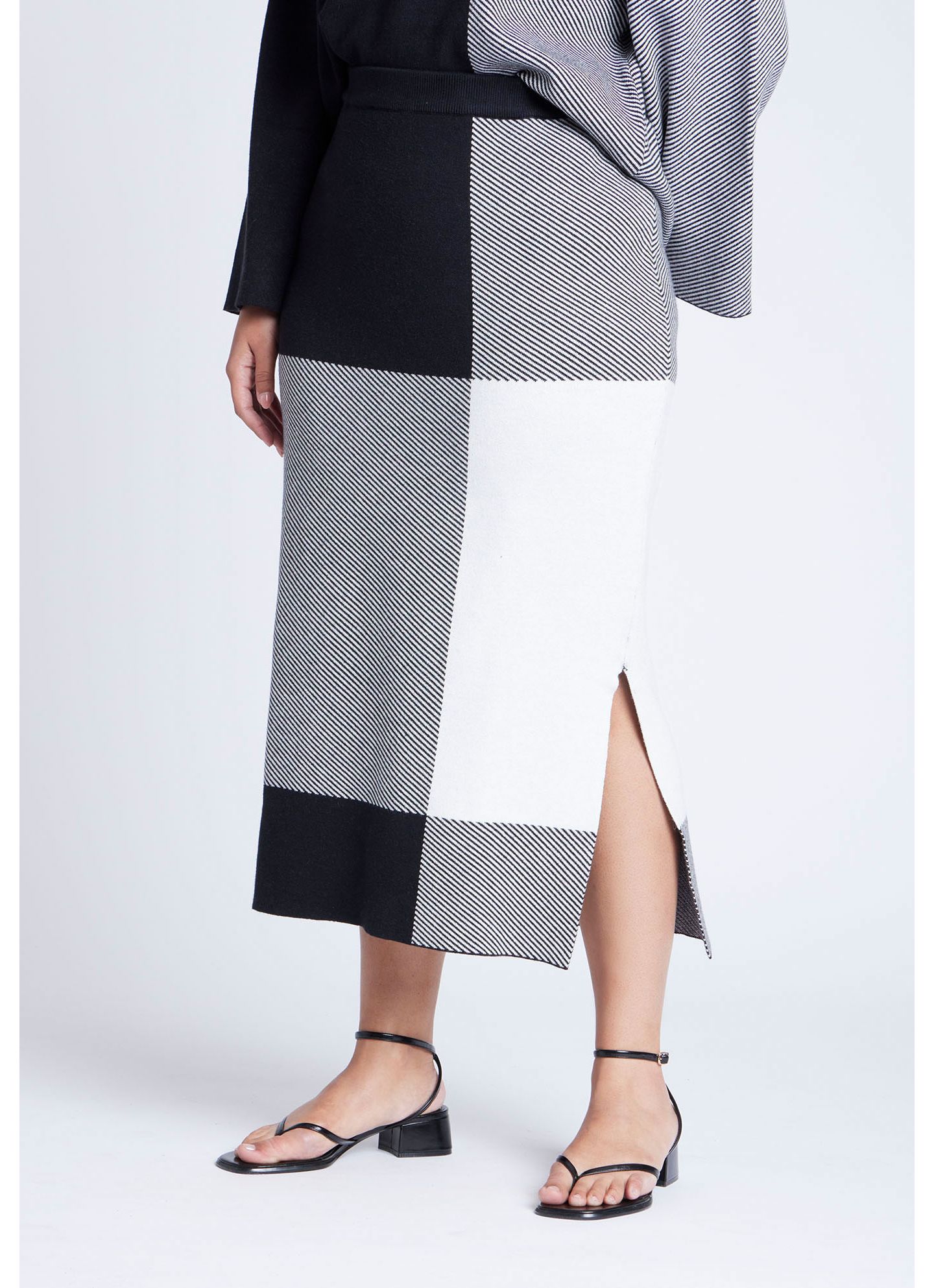 Женская юбка ELOQUII Intarsia Sweater Skirt, цвет: Клетчатый — фото 1