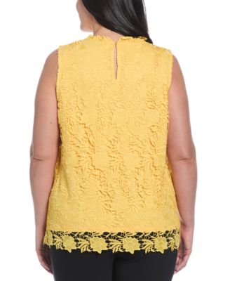 Plus Size Scalloped Lace Sleeveless Top