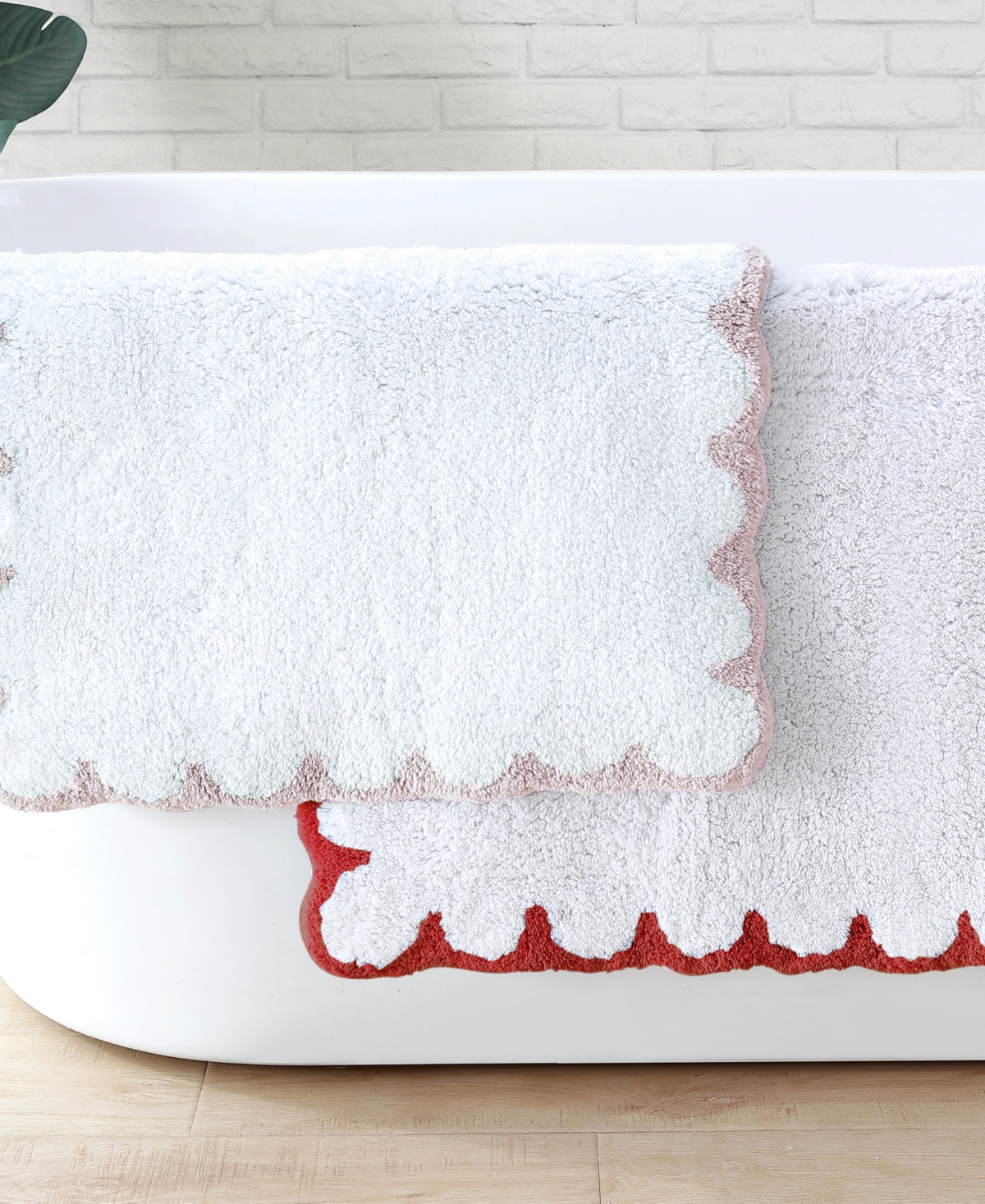 Peri Home Scallop Detail Cotton Bath Mat In Red