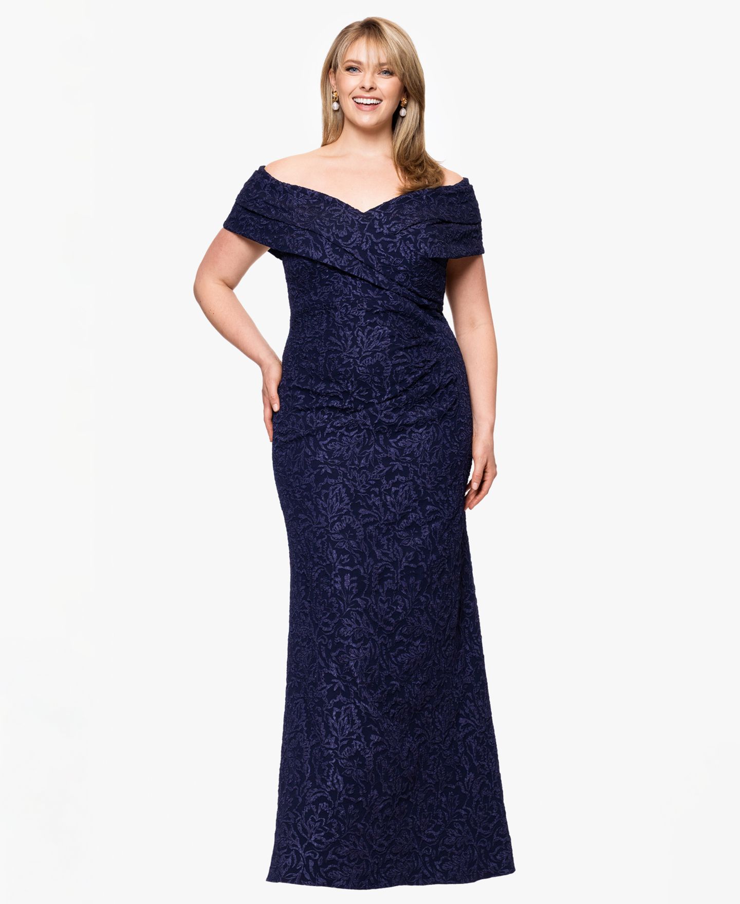 Женское платье Betsy & Adam Off-The-Shoulder Brocade Gown, цвет: Тёмно-синий — фото 2