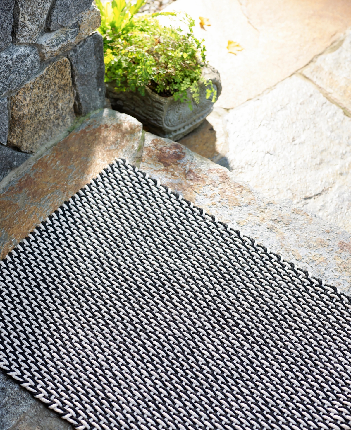 Dash And Albert Rugs By Annie Selke Two-tone Rope Indoor/outdoor Rdb219 4'x6' Area Rug In Black