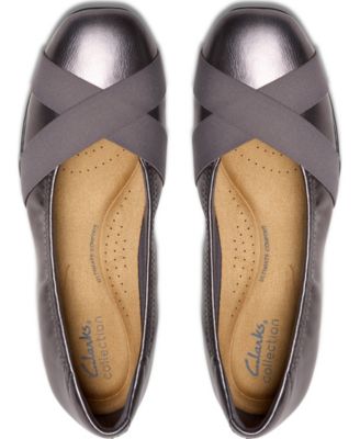 Women's Jazmynn Gem Round Toe Flats