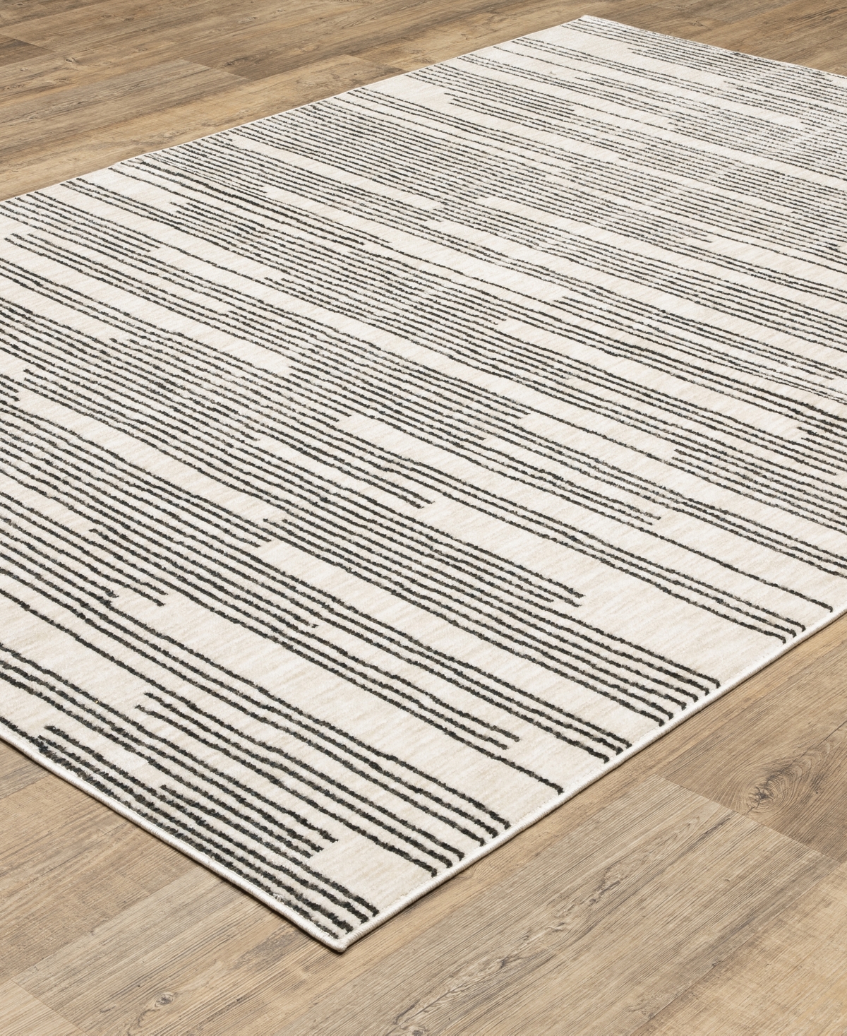 Oriental Weavers Hunter Hnt04 6'7"x9'6" Area Rug In Black