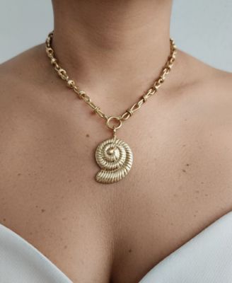 Gold Chunky Shell Pendant Necklace