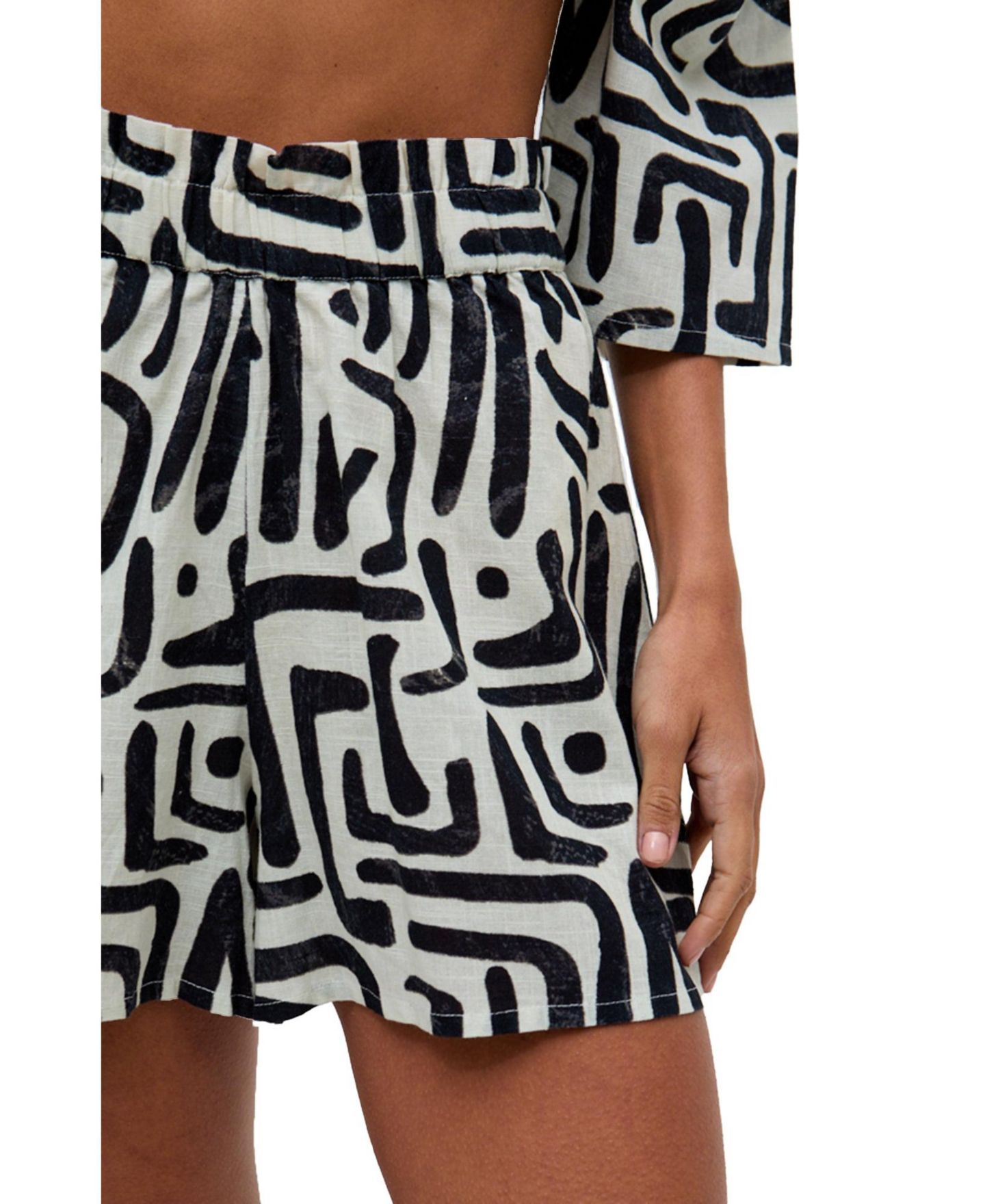 Женские шорты Raffya Nicola Paperbag Waist Warhol Print, цвет: Чёрный — фото 3