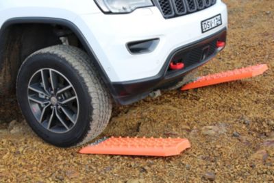 ESCAPER BUDDY WITH METAL TRACTION GRIPS