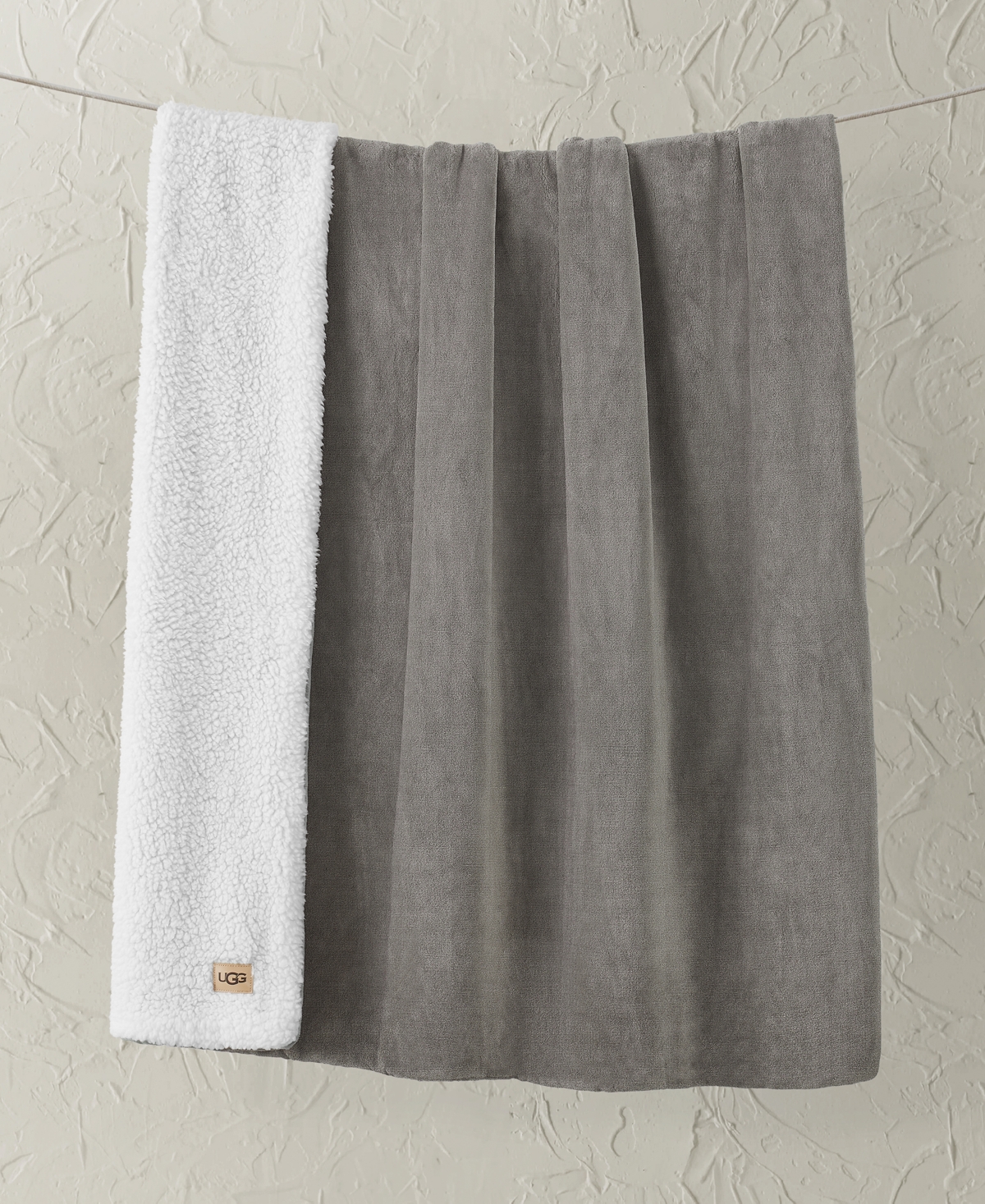 Ugg Avery Reversible Lightweight Throw, 50" X 70" In Gray