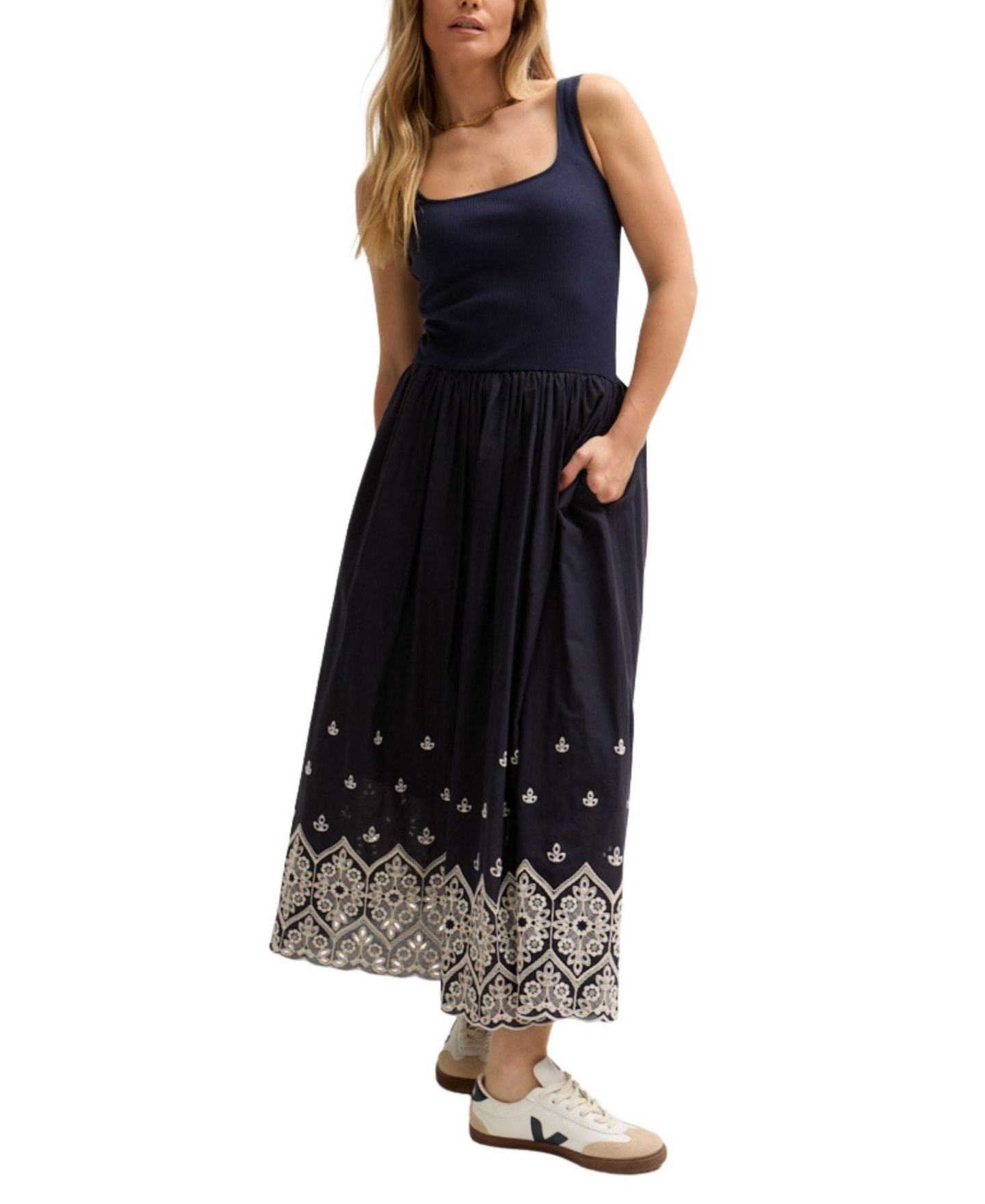 Женское платье Lily and Lionel London Cora Sleeveless Jersey Bodice Embroidered Midi, цвет: Тёмно-синий — фото 4