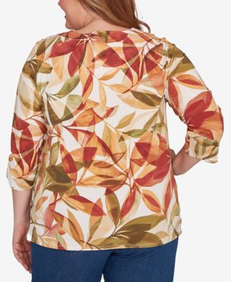 Plus Size Leaf Pleated Crew Neck Top