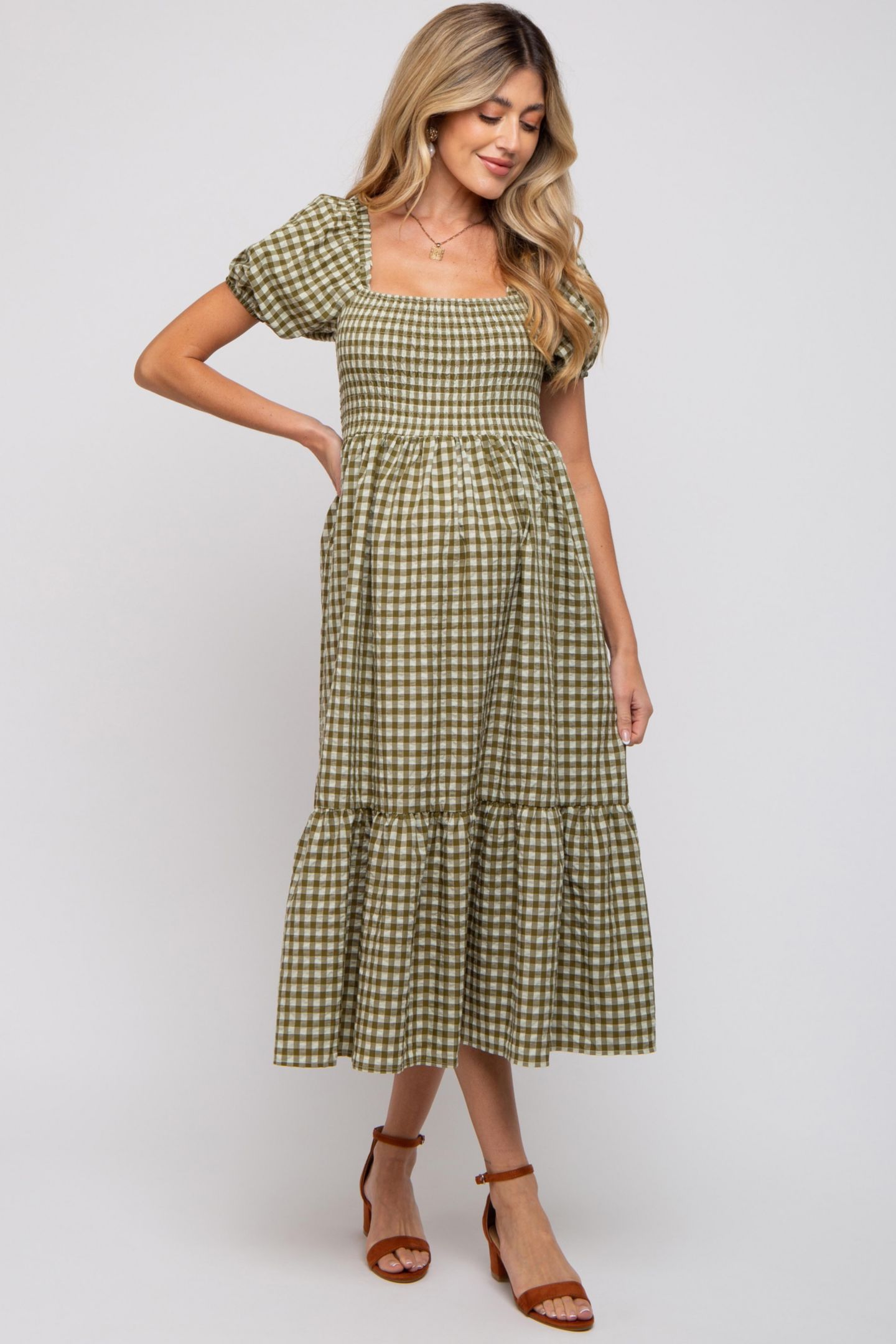 Женское платье Pinkblush Rust Gingham Smocked Midi, цвет: Оливковый зелёный — фото 2