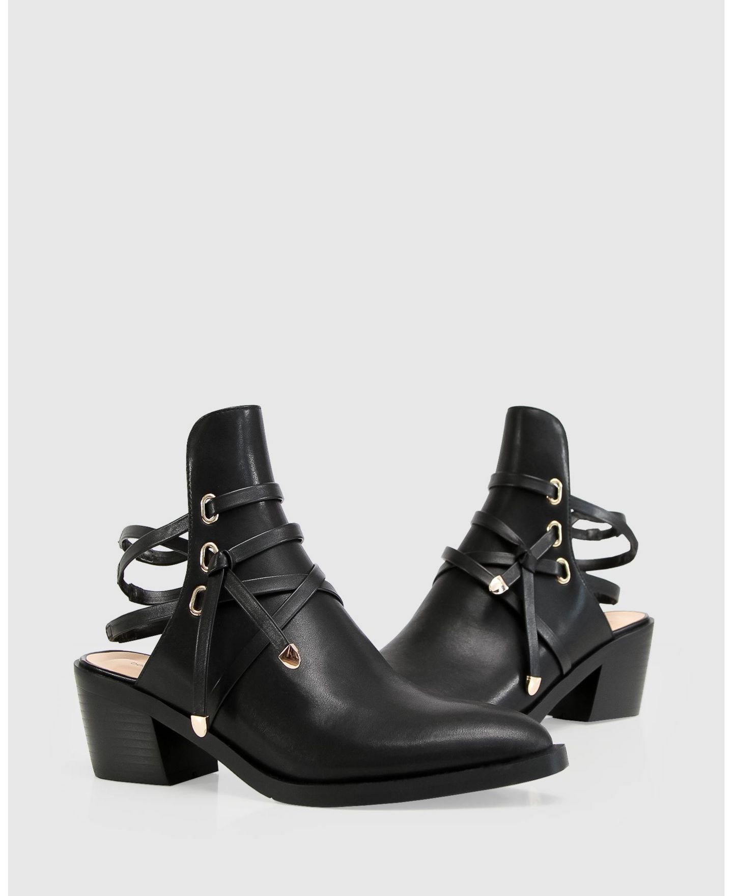 Женские ботинки Belle & Bloom Can't Be Tamed Open Back Boot, цвет: Чёрный — фото 7