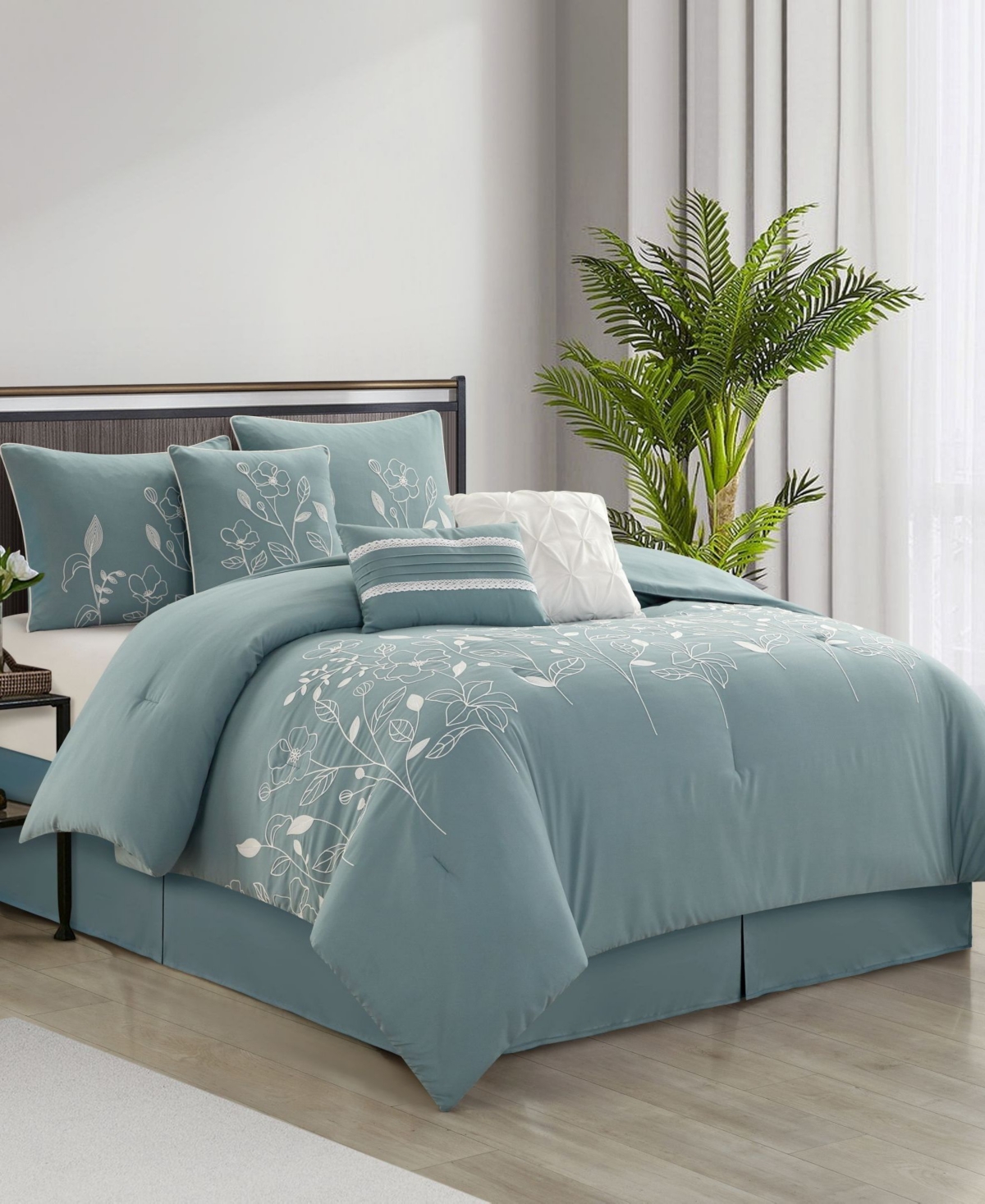 Stratford Park Safina Floral 7-pc. Comforter Set, California King In Blue