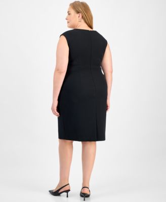 Plus Size Sleeveless Sheath Dress