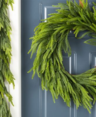 28" Greenery Polyethylene Christmas Dripping Wreath