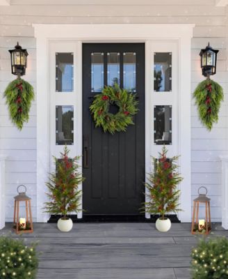 24" Polyethylene Christmas Dripping Wreath