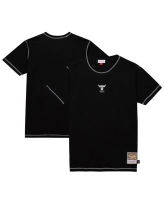 Mitchell & Ness - Men's Black Chicago Bulls Hardwood Classics Contrast 2K Graphic T-Shirt