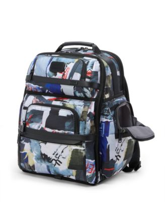 Alpha 3 17" Brief Pack