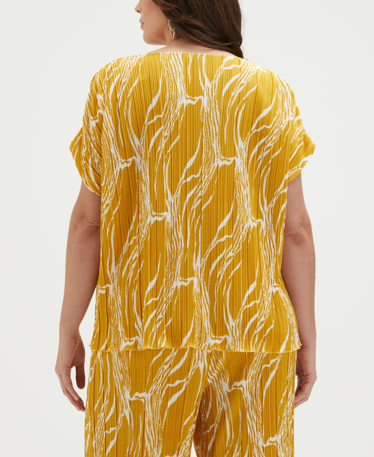 Ella Rafaella Plus Size Ripple Print V-neck Plisse Short Sleeve Top In Yellow