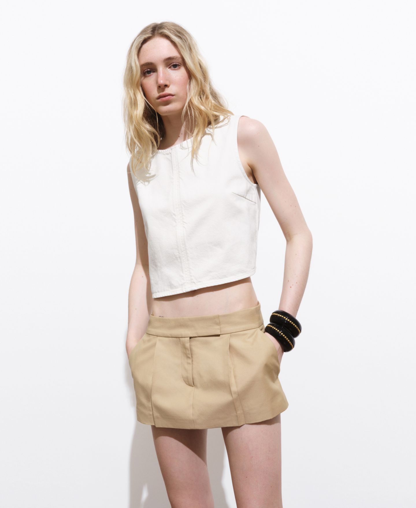 Женский топ Mango Buckle Closure Denim Crop, цвет: Молочный белый — фото 1