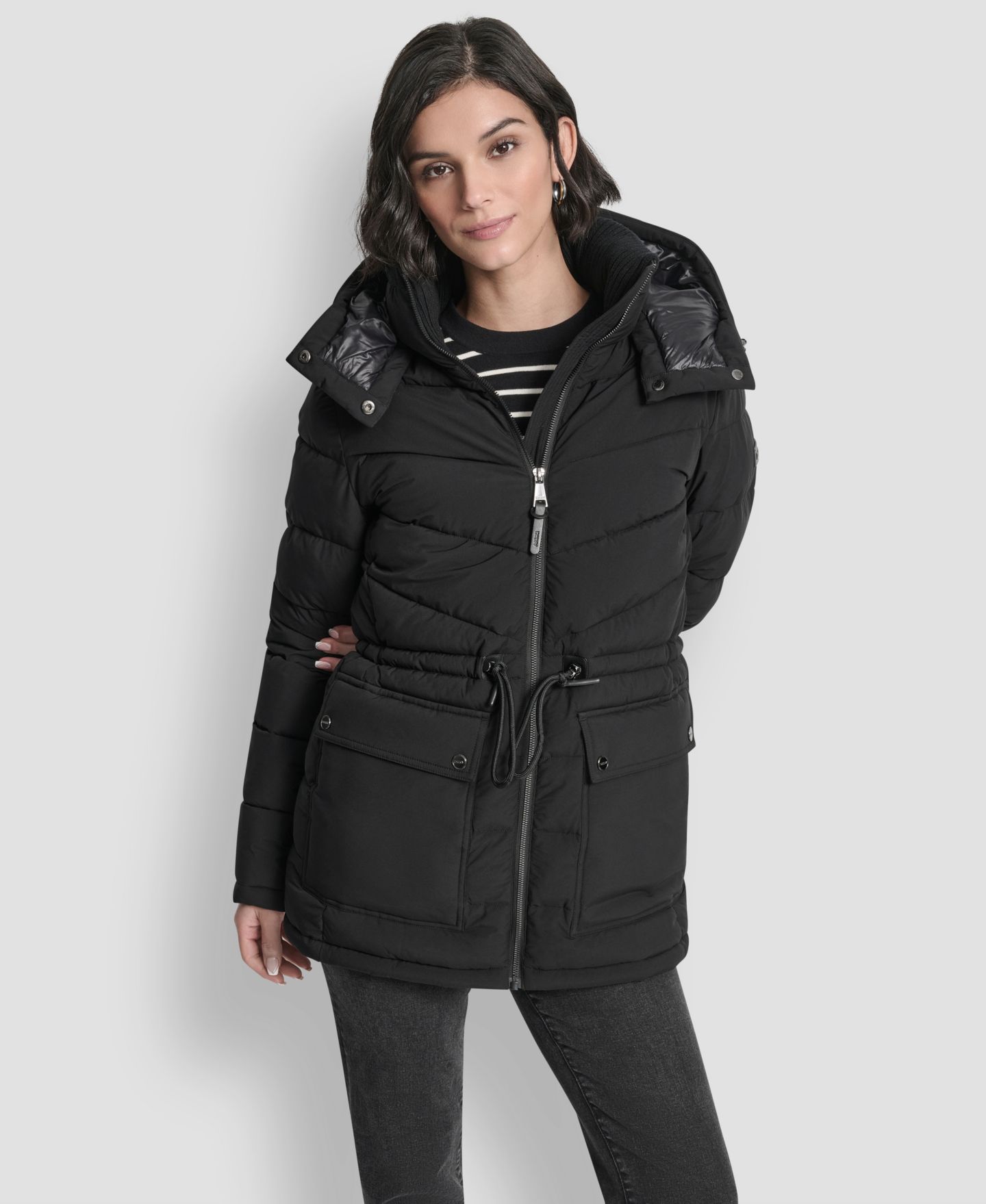 Женская куртка DKNY Shine Hooded Anorak Puffer, цвет: Чёрный — фото 1