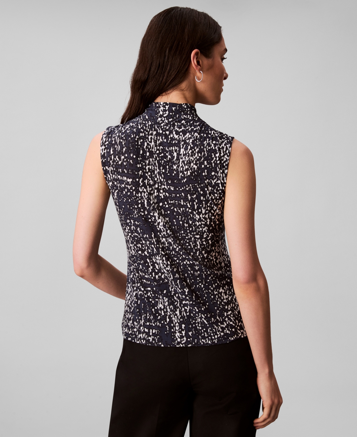 Calvin Klein Women's Sleeveless Printed Mock-neck Top In Black