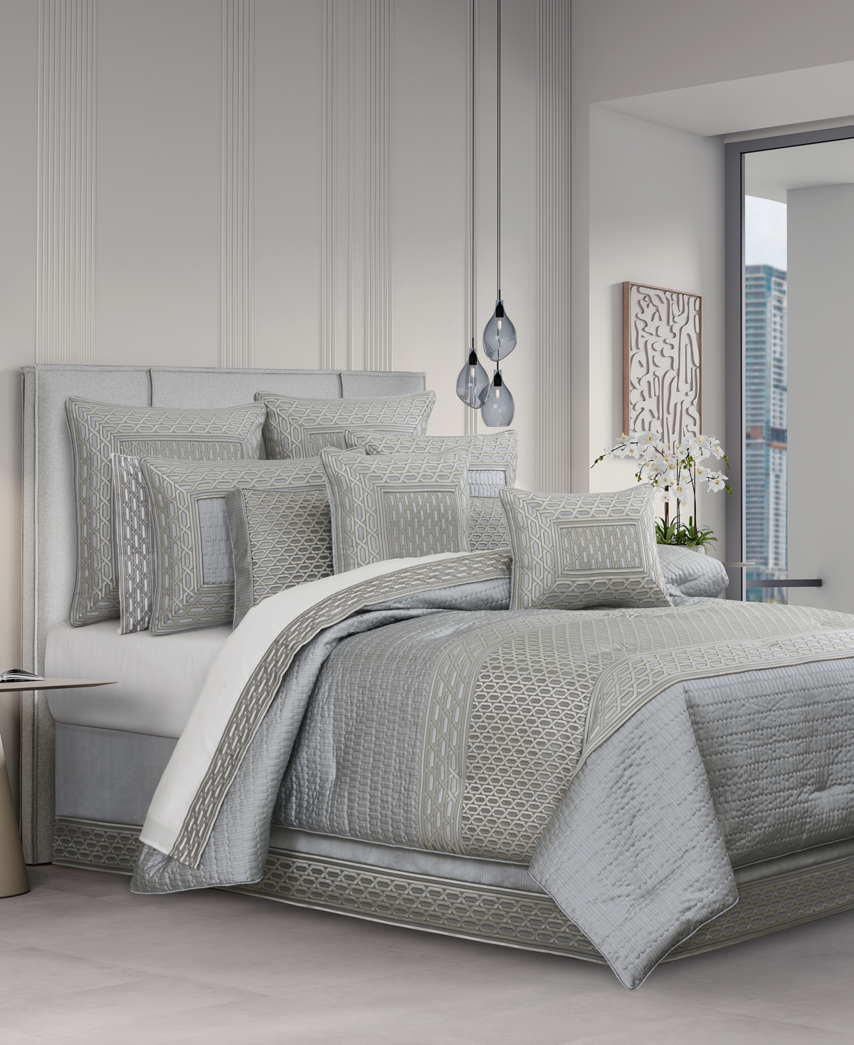 J Queen New York Metropolitan Embossed 4-pc. Comforter Set, California King In Gray