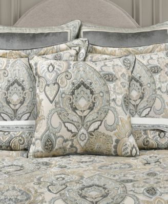 Annabelle Damask Decorative Pillow, 20" x 20"