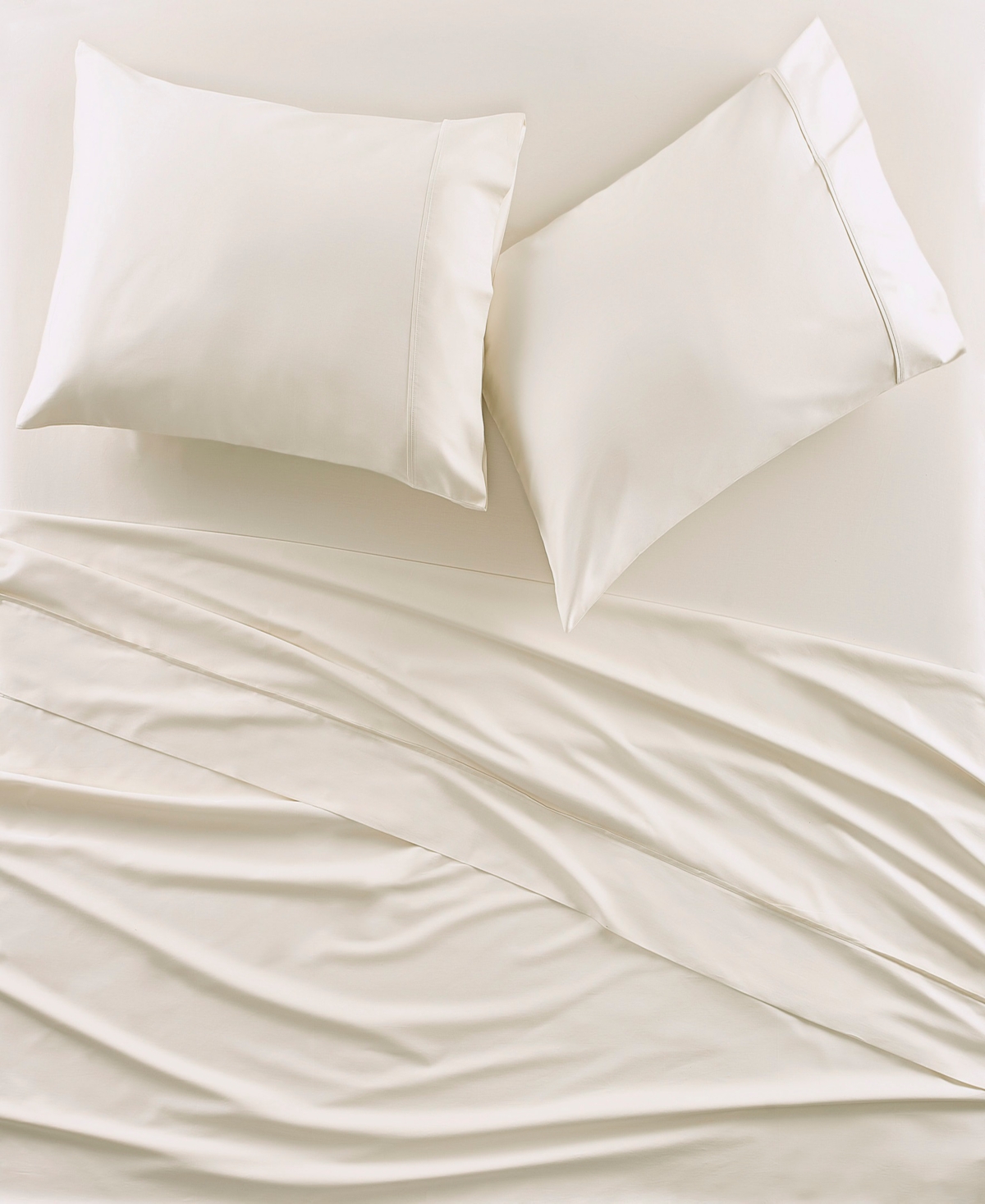 J Queen New York J. Queen New York 300 Thread Count Premier Sateen Standard Pillow Case Pair In White