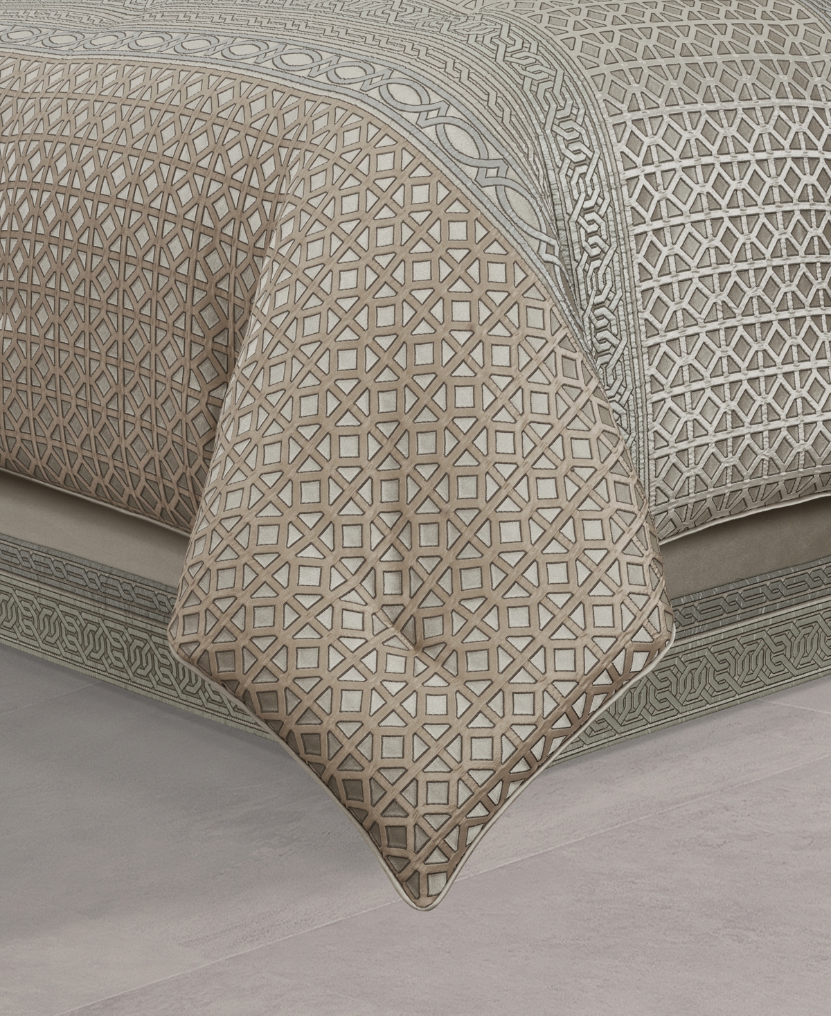 J Queen New York Alaro Embossed 4-Pc. Comforter Set, California King