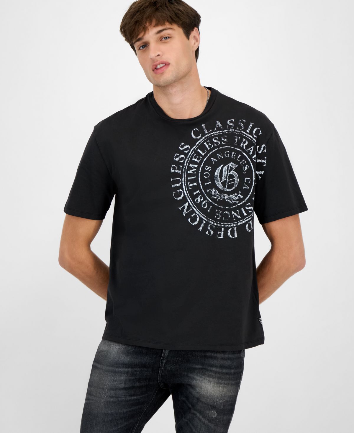 Мужская футболка свободного покроя с коротким рукавом и круглым вырезом горловины с выглаженным графическим рисунком в виде букв