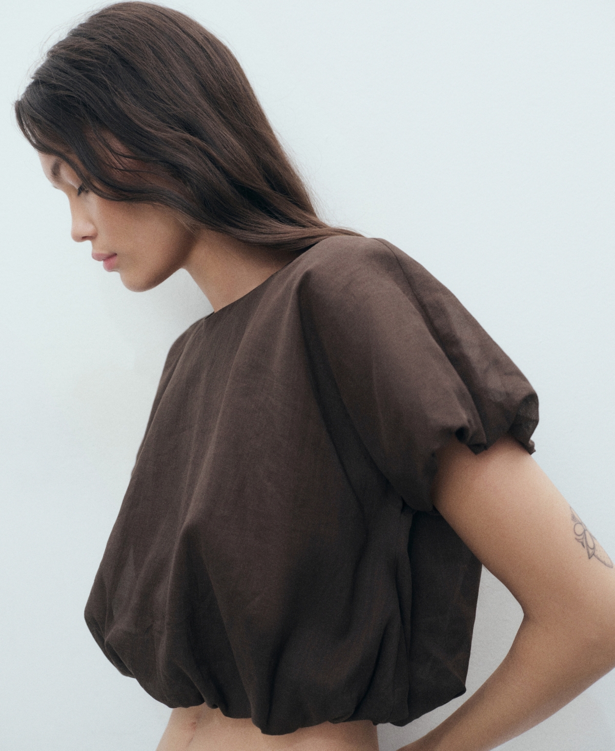 Mango Puff Sleeve Crop Top In Brown