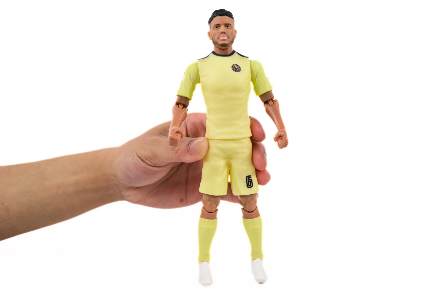 Детская фигурка Banbo Toys Sockers Club America Jonathan Dos Santos 8" Collectible Soccer Action Figure — фото 6