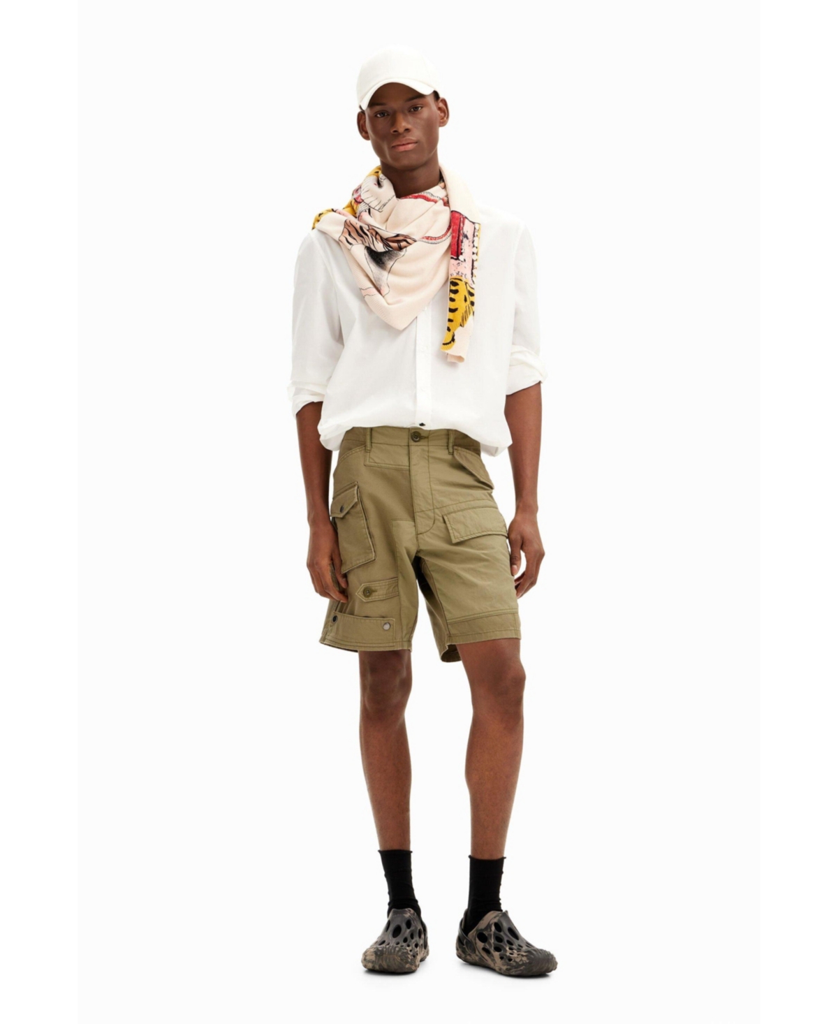 Desigual Men's Multipocket Shorts In Green