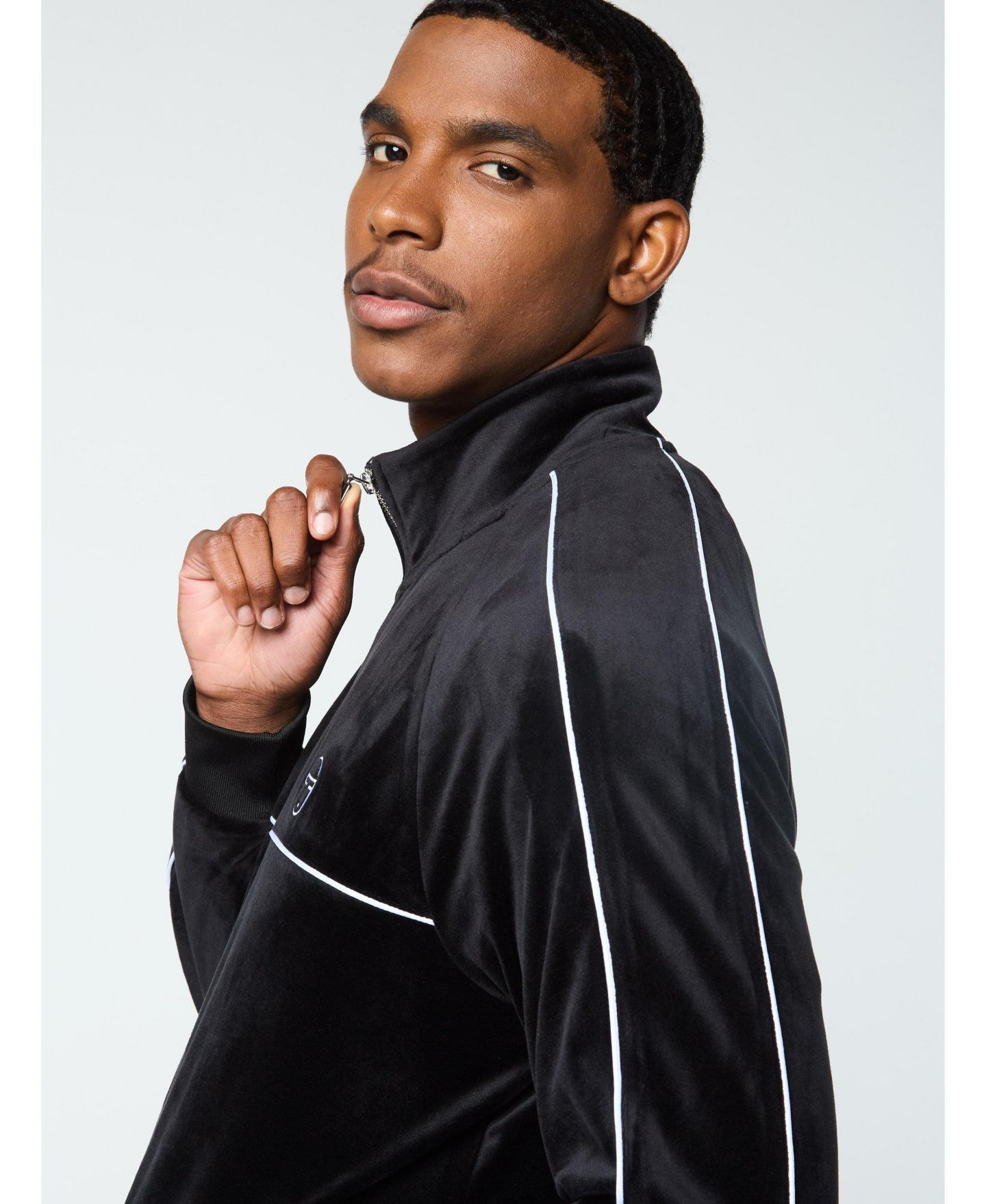 Мужская куртка Sergio Tacchini Lioni Velour Track Jacket, цвет: Чёрный — фото 3