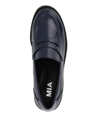 Women's Yoani Round Toe Lug Sole Loafers