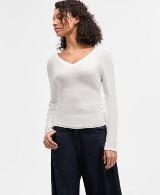Juniors' Double V-Neck Ruched Long-Sleeve Tee