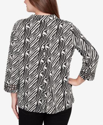 Petite Zebra Collared Knit Swing Jacket