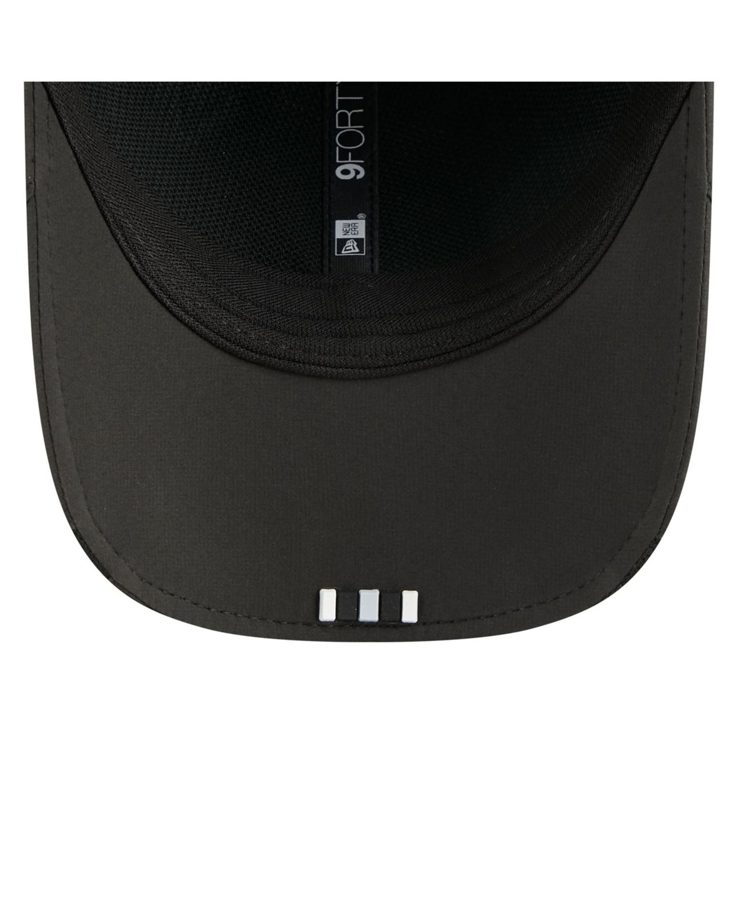 Мужская кепка New Era Black Las Vegas Raiders 2025 Sideline M-Crown 9FORTY Adjustable Hat — фото 3