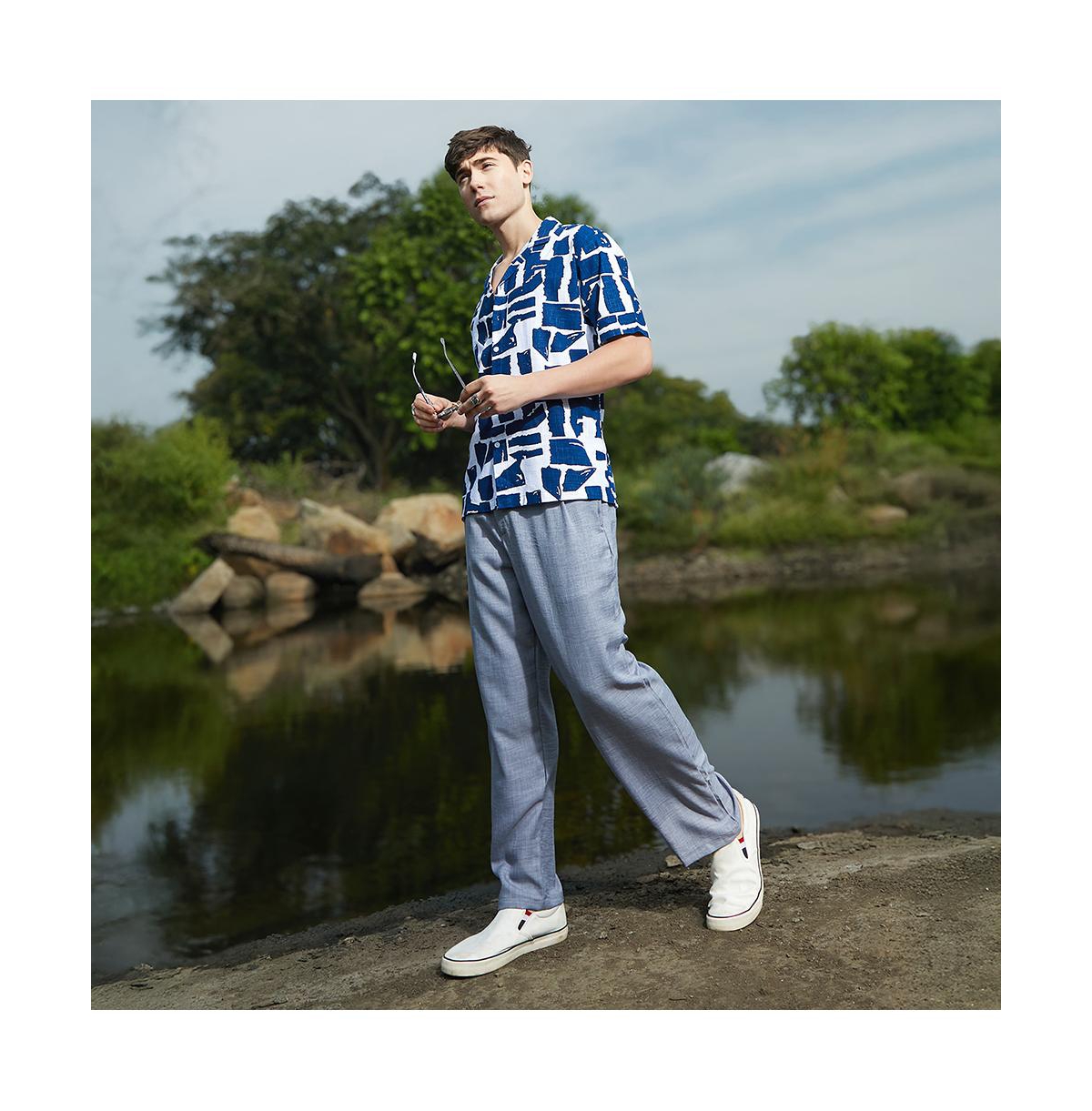 Campus Sutra Men's Imprint Oversized Shirt