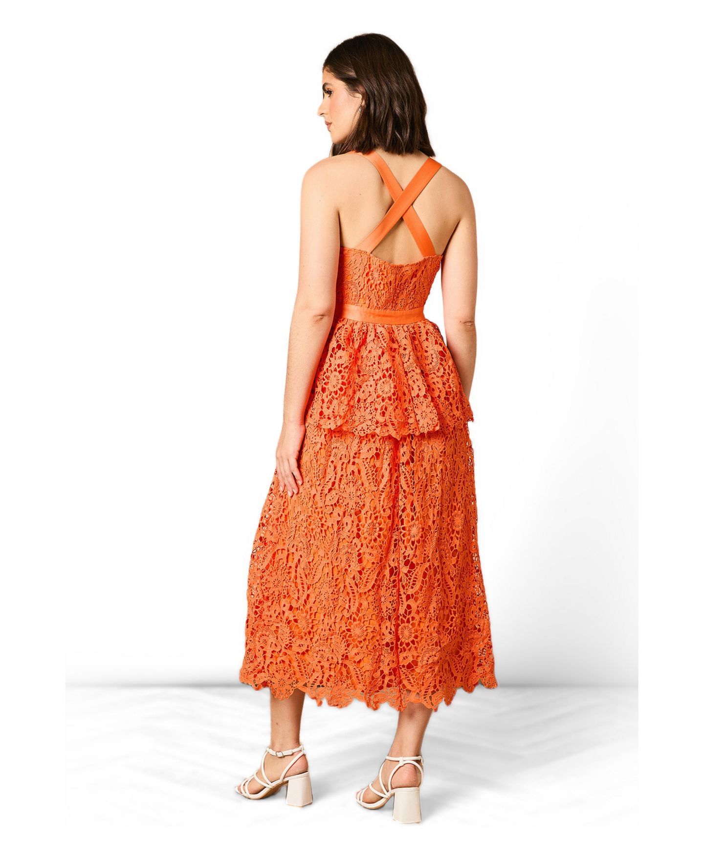 Женское платье Oasis Cross Strap Tiered Lace Midi, цвет: Оранжевый — фото 3