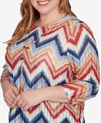 Plus Size Sunset Canyon Textured Knit Chevron Top with Necklace